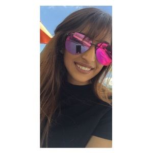 Meet your Posher, Vanessa